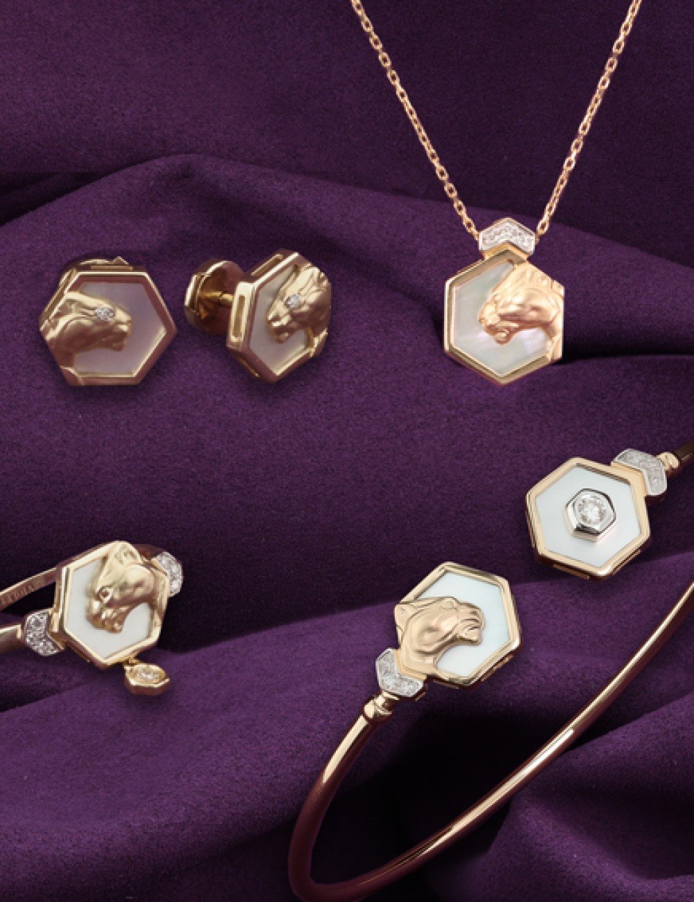 Колье из лимонного золота c бриллиантами и перламутром