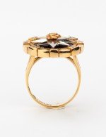 Кольцо из золота c эмалью и ониксом