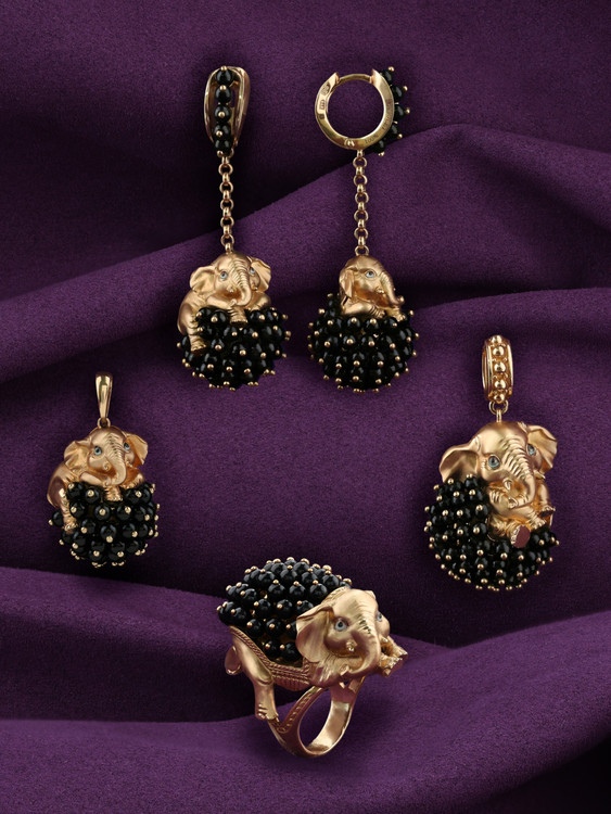 Подвеска из красного золота 585 пробы c эмалью и ониксом