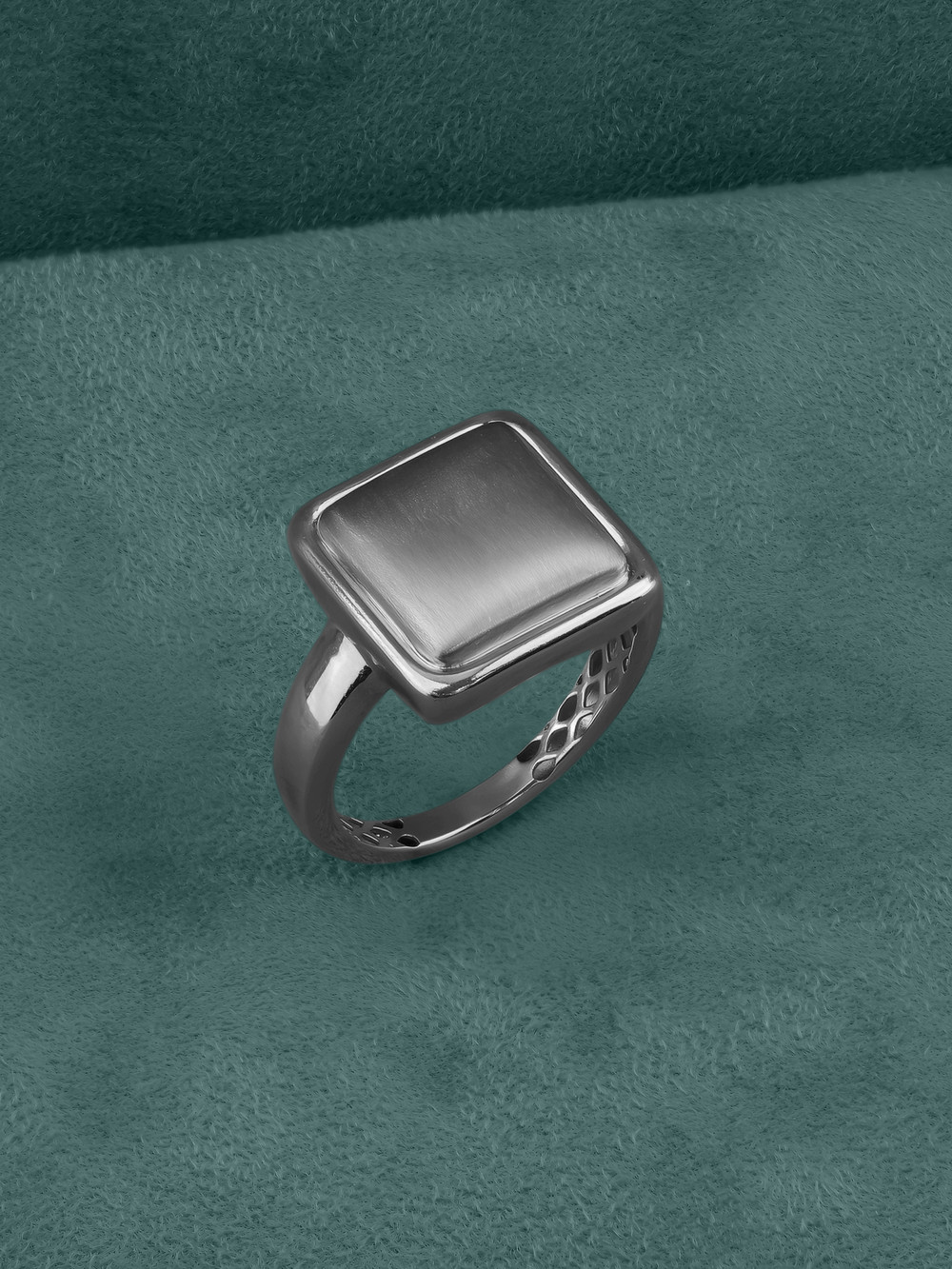 Кольцо из белого золота 585 пробы