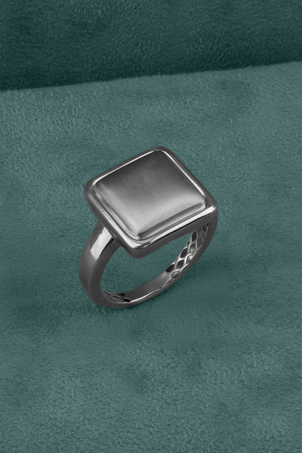 Кольцо из белого золота