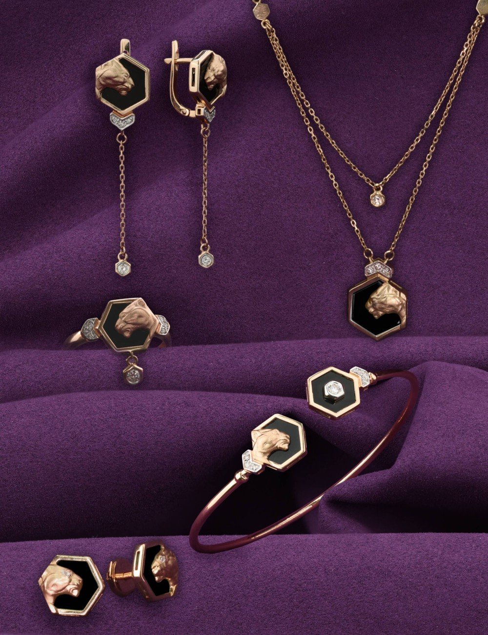 Серьги из золота c бриллиантами и ониксом