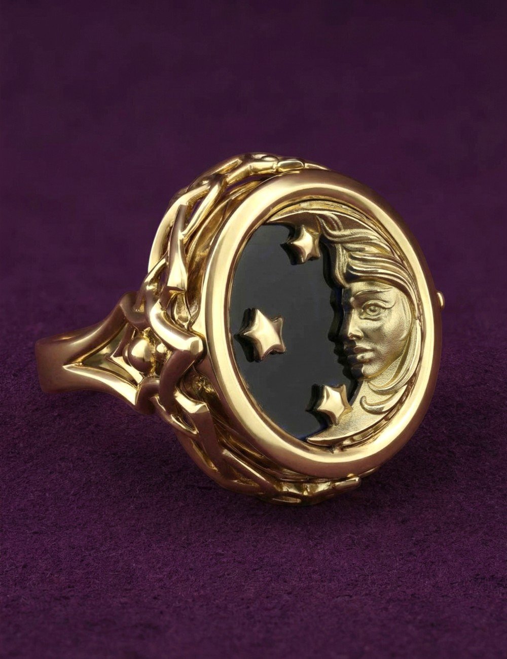 Кольцо из лимонного золота c ониксом и перламутром