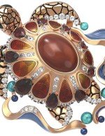 Подвеска из золота c эмалью, фианитом, гранатом и янтарём