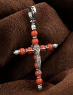 Крест из белого золота c жемчугом и кораллом
