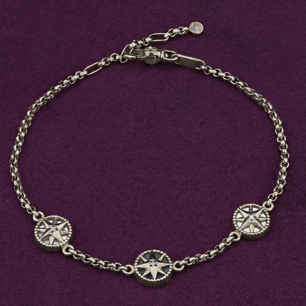 Браслет из белого золота 585 пробы c бриллиантами, лазуритом и перламутром