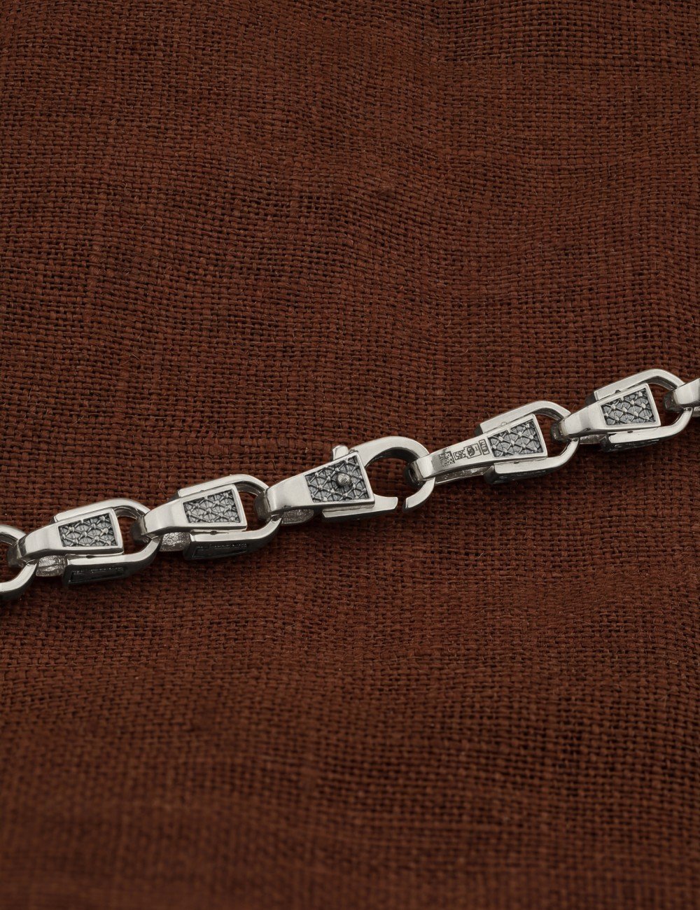 Цепь из белого золота