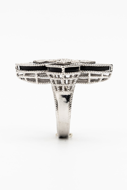 Кольцо из белого золота 585 пробы c бриллиантами и ониксом