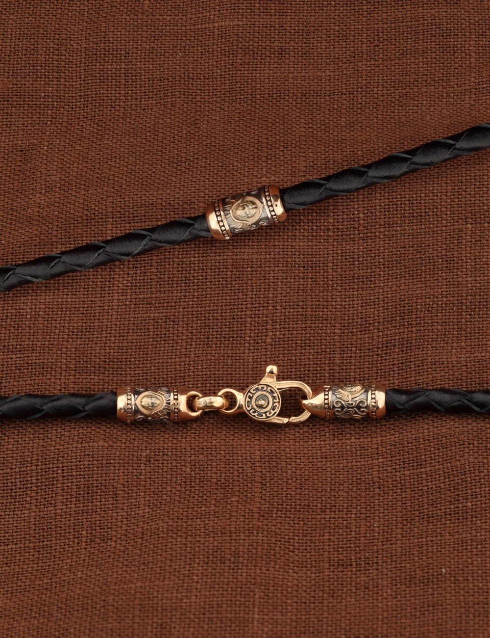 Гайтан из золота c кожаным шнурком