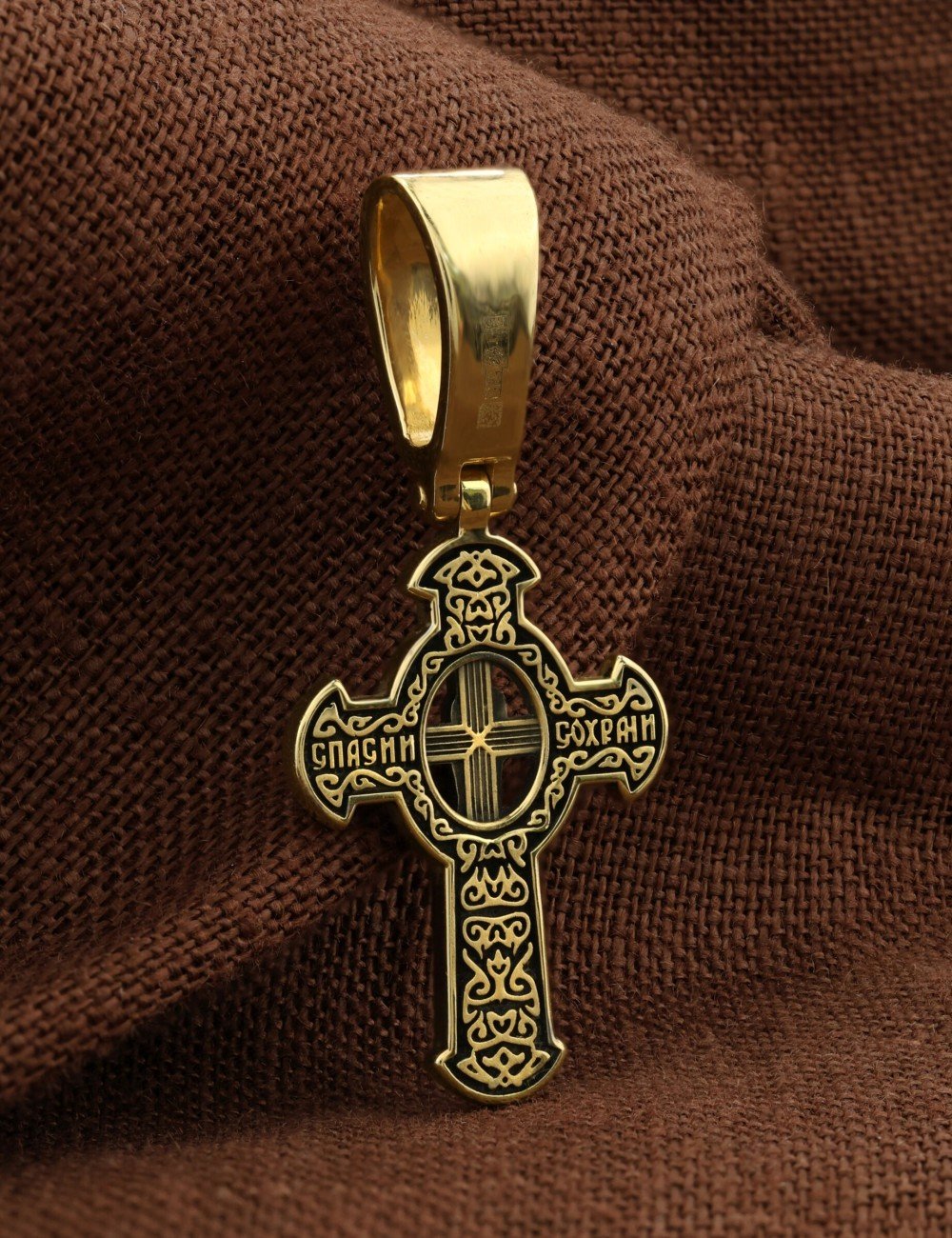 Крест из лимонного золота