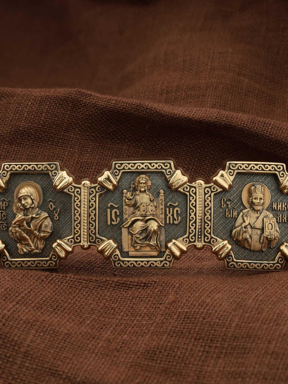 Браслет из красного золота 585 пробы c шнурком