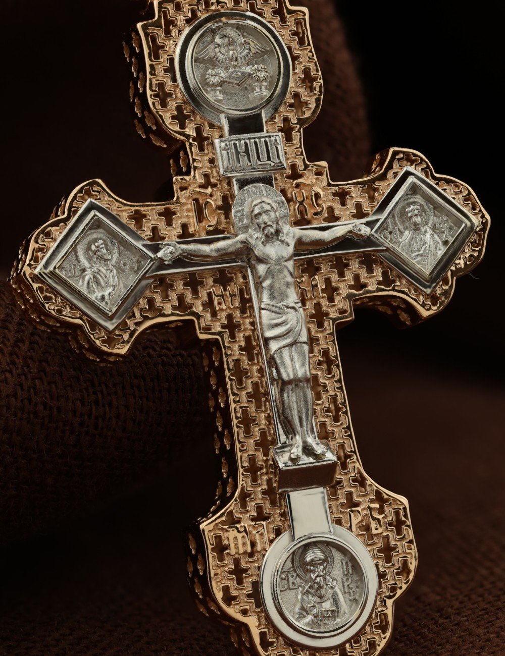 Крест из золота