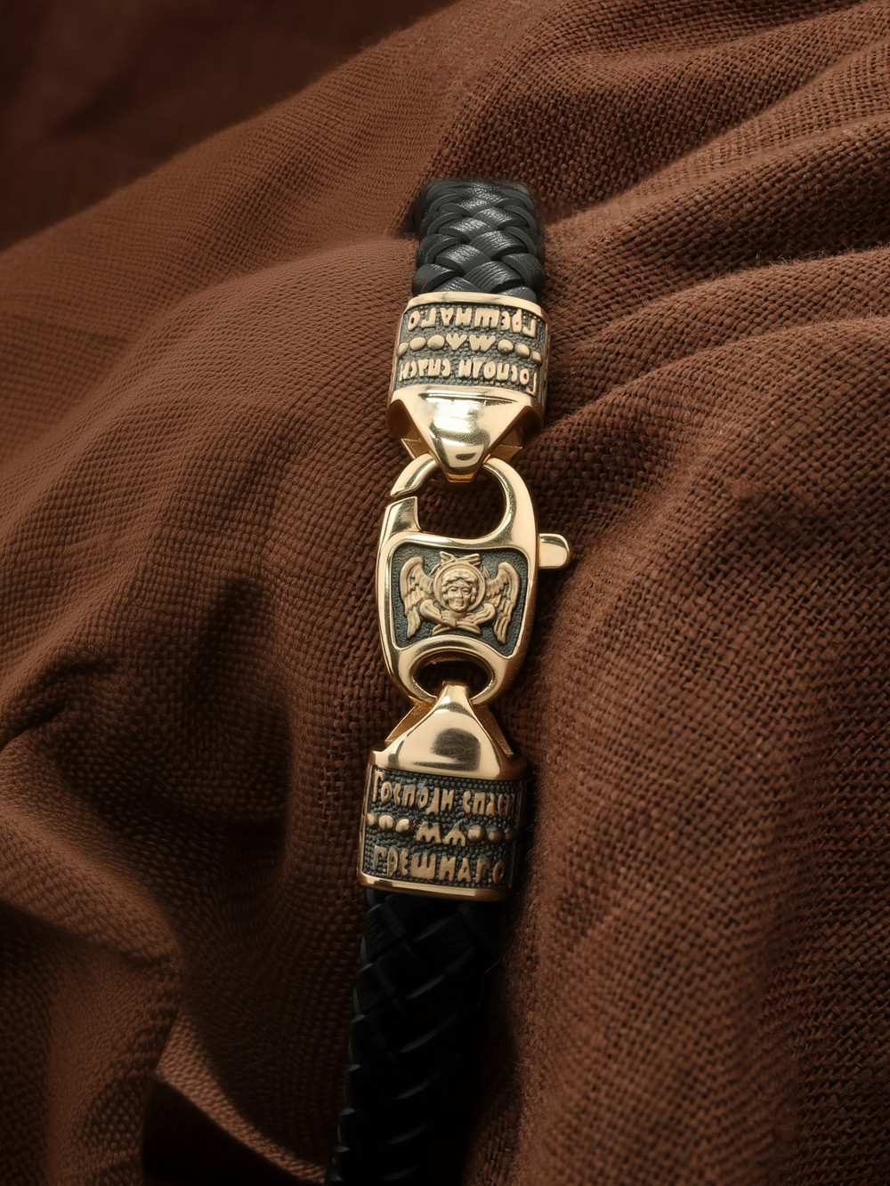 Браслет из красного золота 585 пробы c шнурком