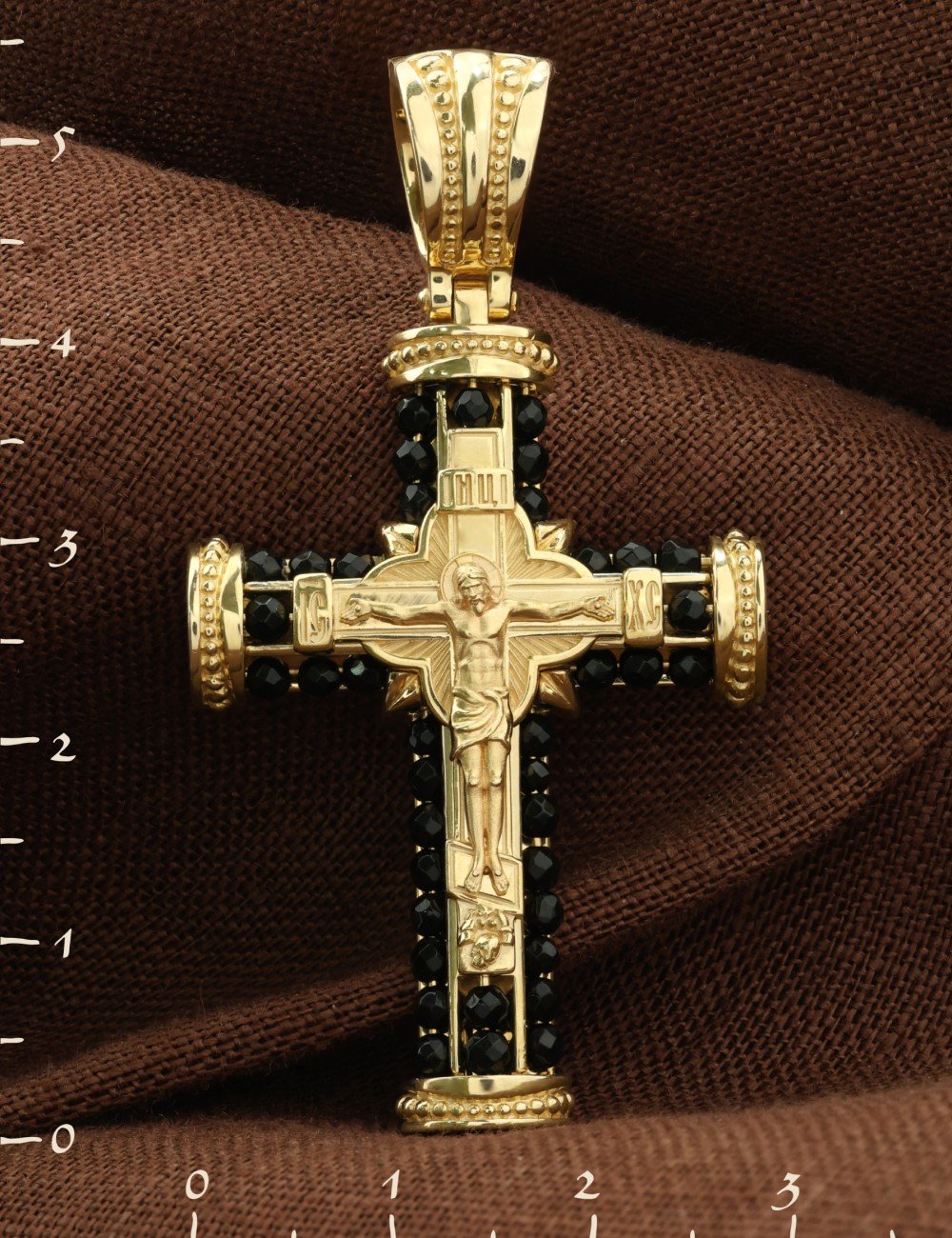 Крест из лимонного золота c ониксом