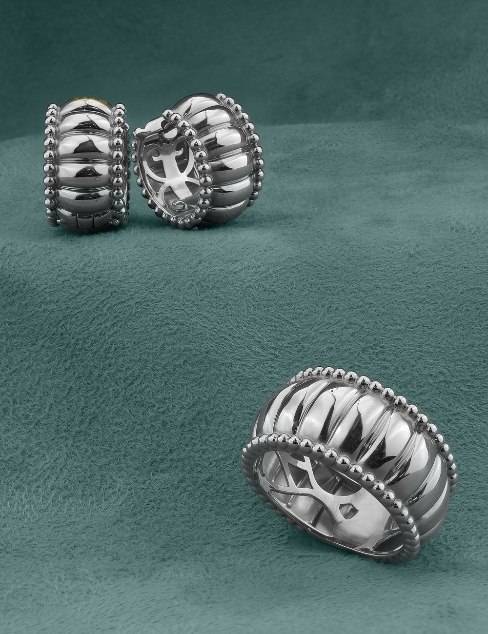 Кольцо из белого золота