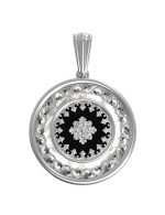 Подвеска из белого золота c ониксом и перламутром