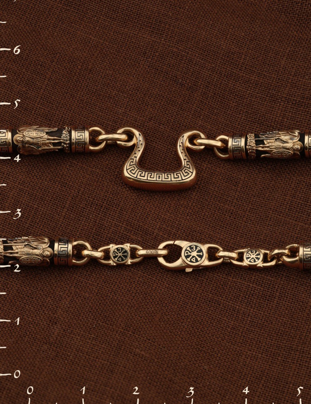 Цепь из золота c эмалью и эбеновым деревом