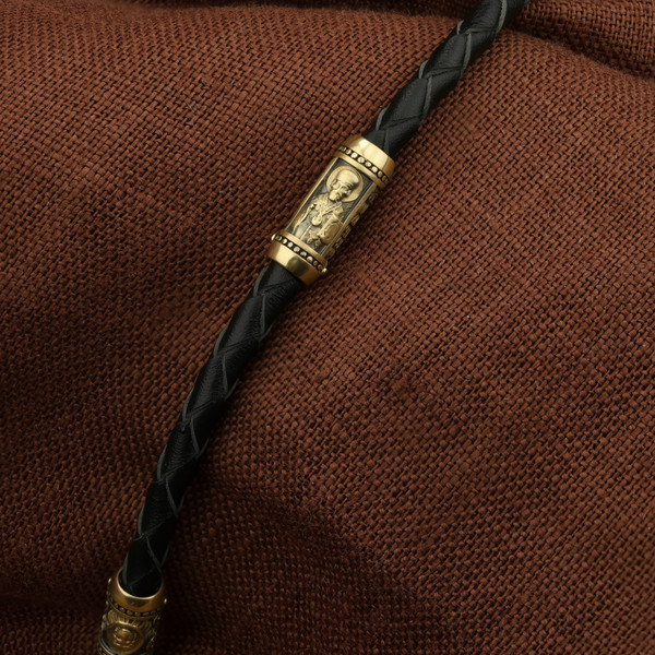 Браслет из лимонного золота 585 пробы c кожаным шнурком