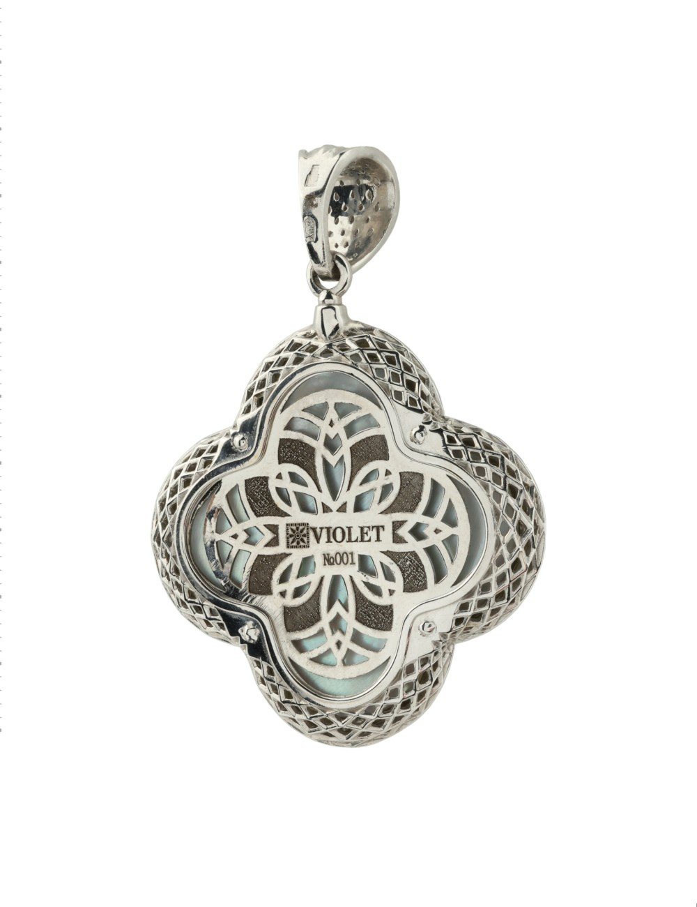 Подвеска из белого золота c эмалью и перламутром