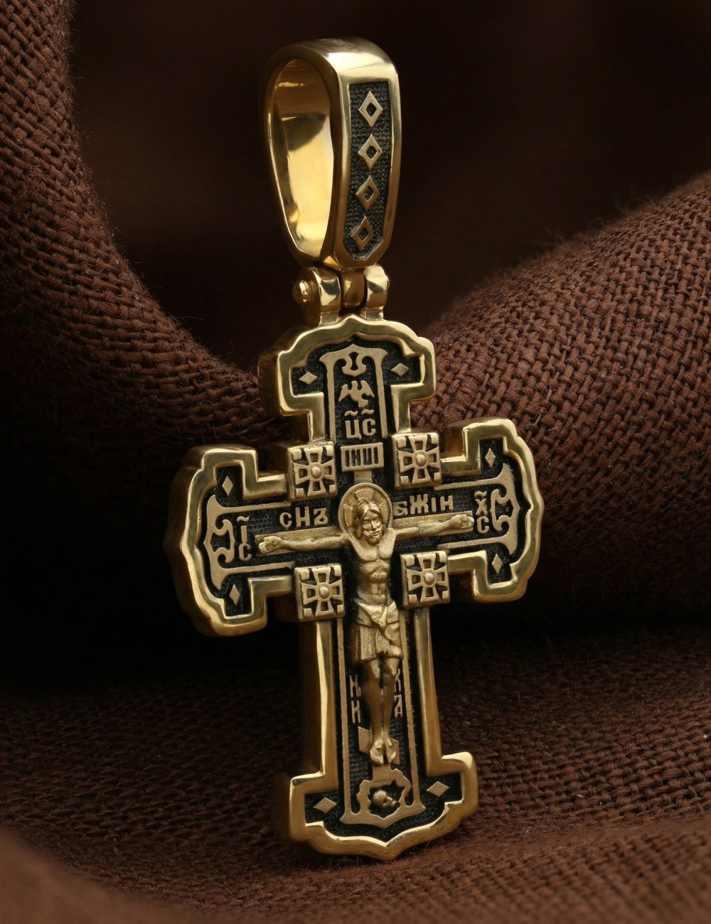 Крест из лимонного золота