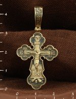 Крест из лимонного золота