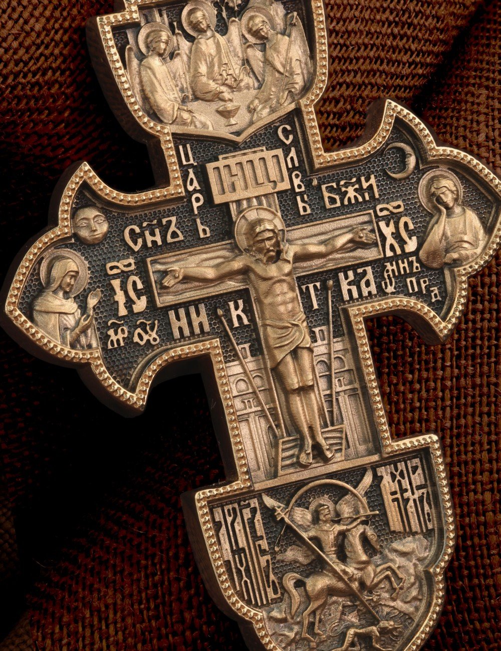 Крест из золота