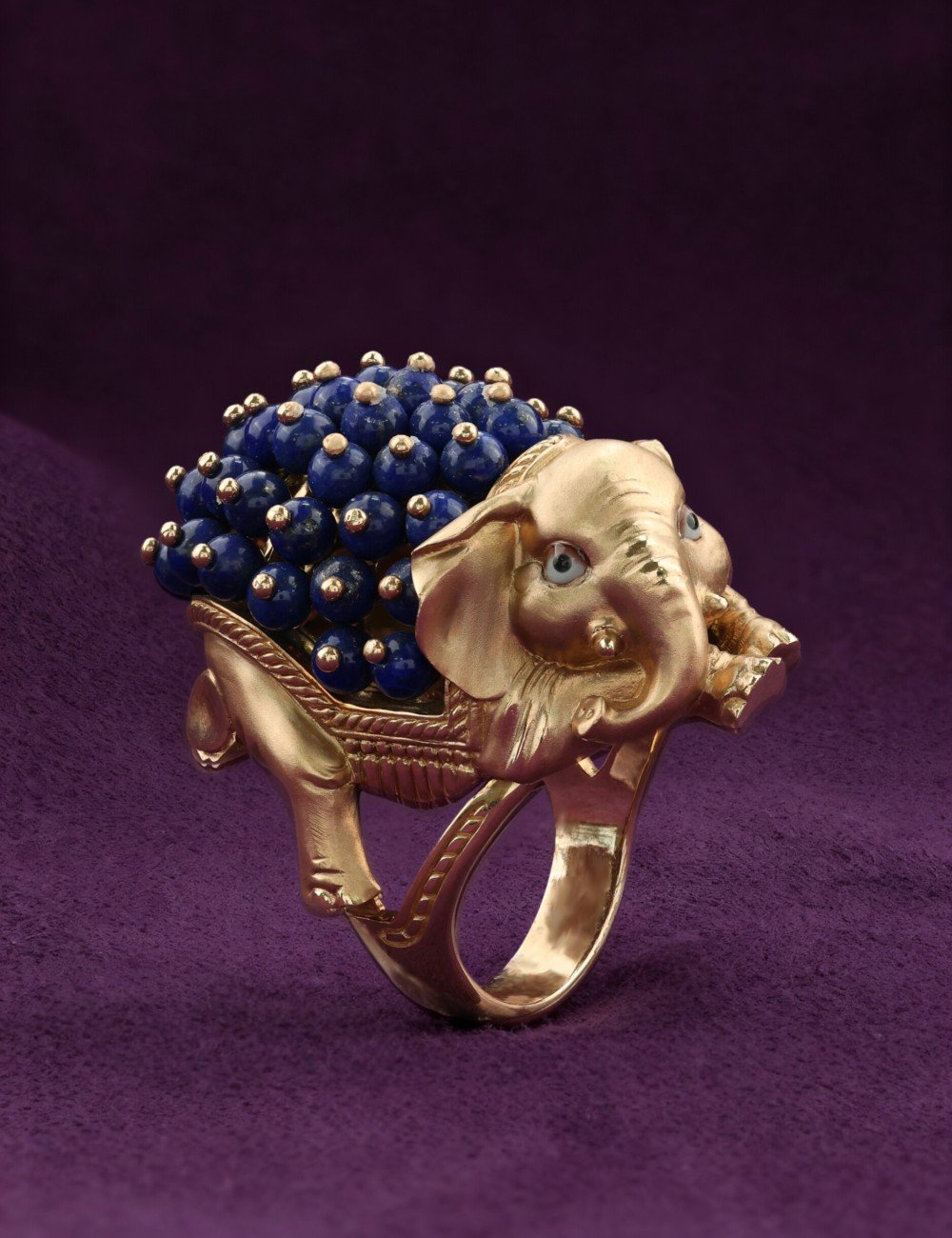 Кольцо из золота c эмалью и лазуритом