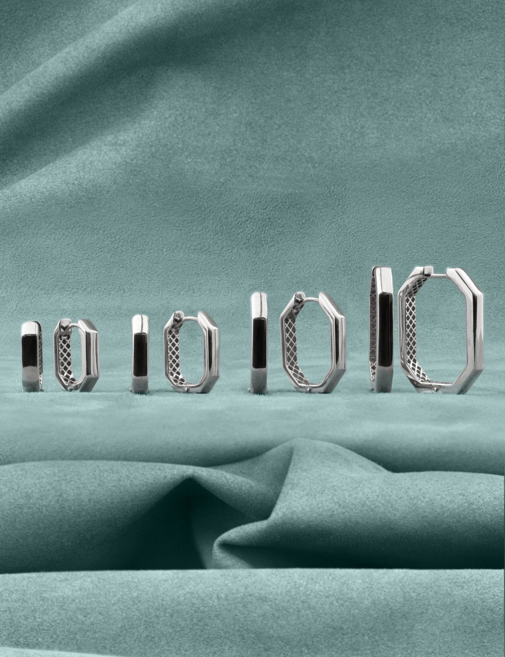 Серьги из белого золота