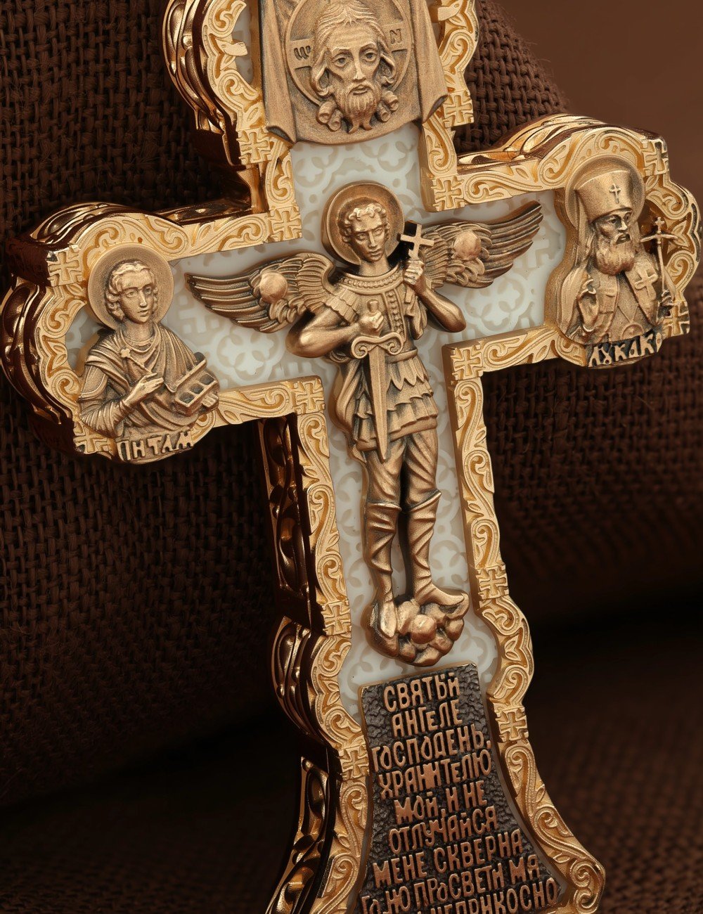 Крест из золота c бивнем мамонта