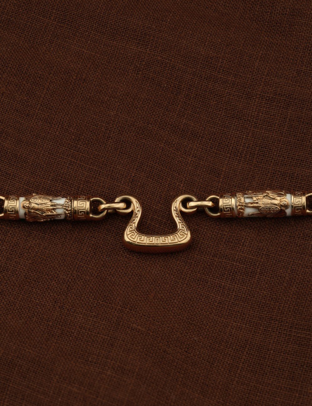 Цепь из золота c эмалью и бивнем мамонта