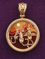 Подвеска из золота c эмалью