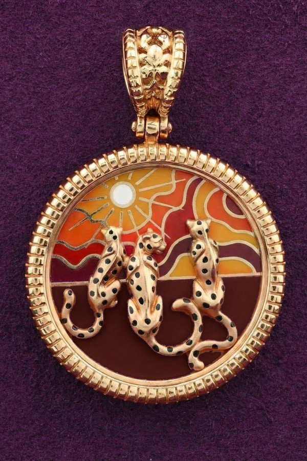 Подвеска из золота c эмалью