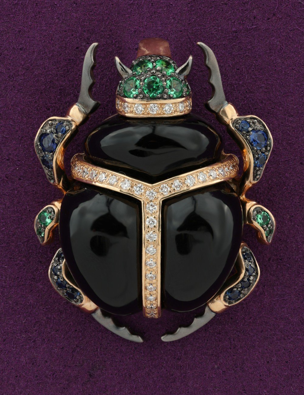 Подвеска из золота c бриллиантами, сапфиром, изумрудом и ониксом