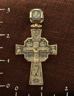 Крест из лимонного золота