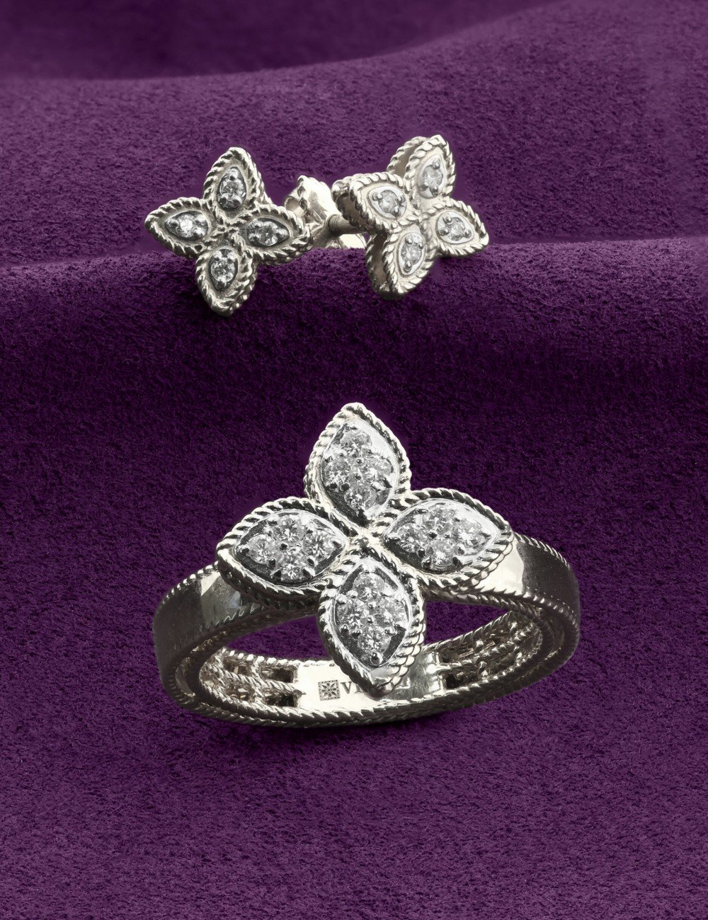 Кольцо из белого золота c бриллиантами