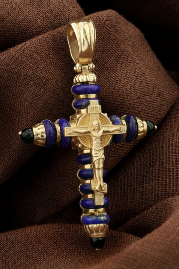 Крест из лимонного золота c ониксом и лазуритом