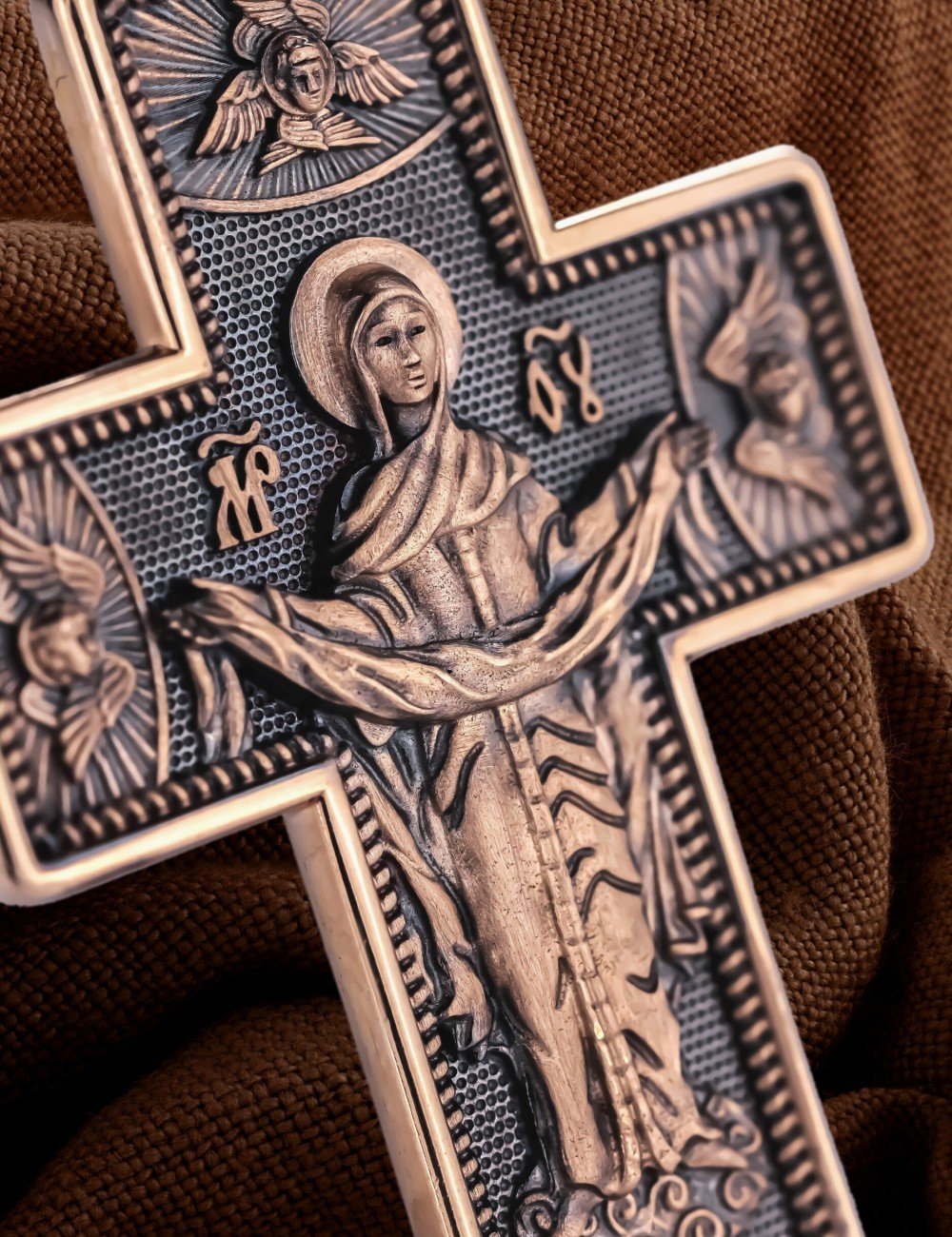 Крест из золота