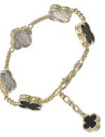 Браслет из лимонного золота c ониксом и перламутром