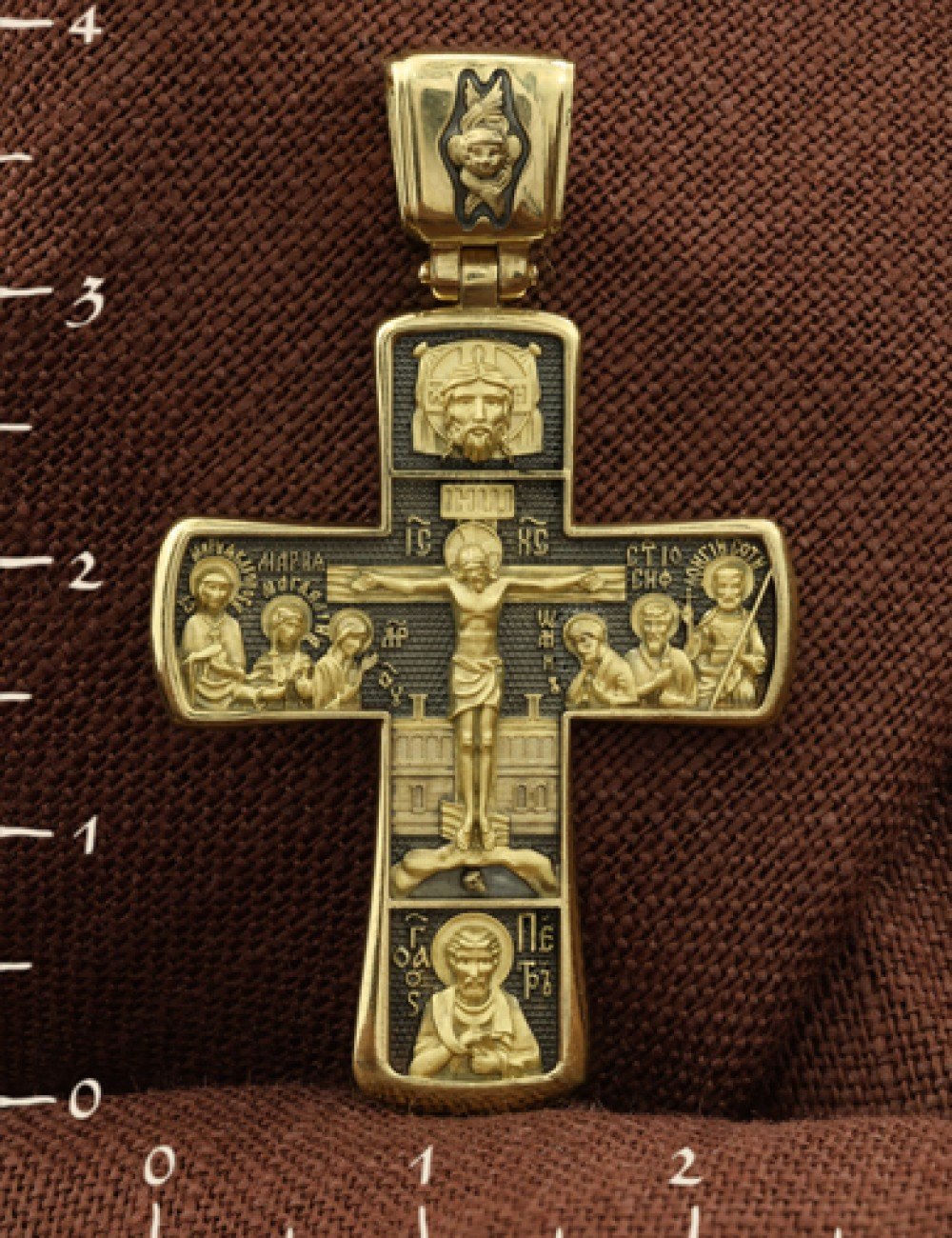 Крест из лимонного золота