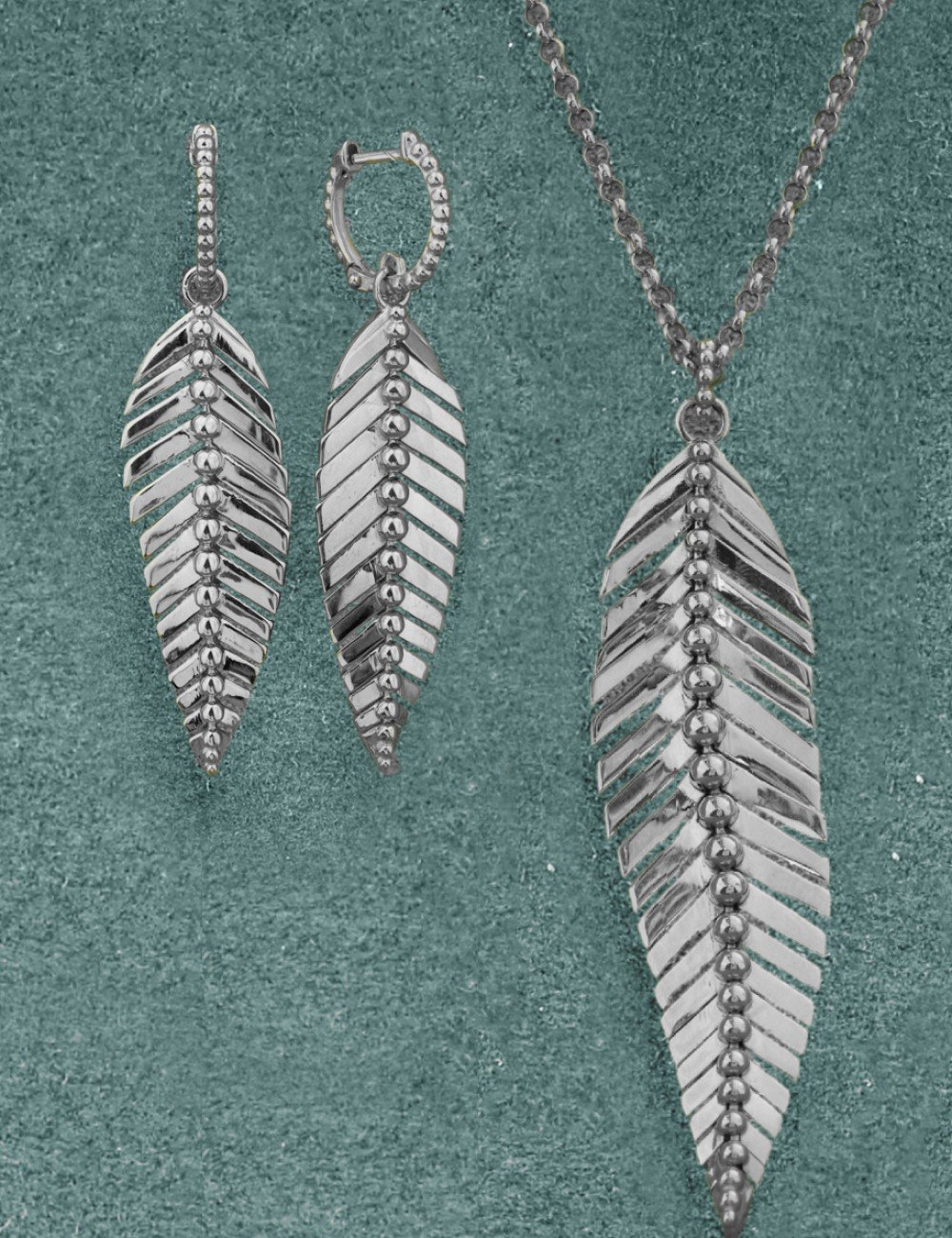 Колье из белого золота