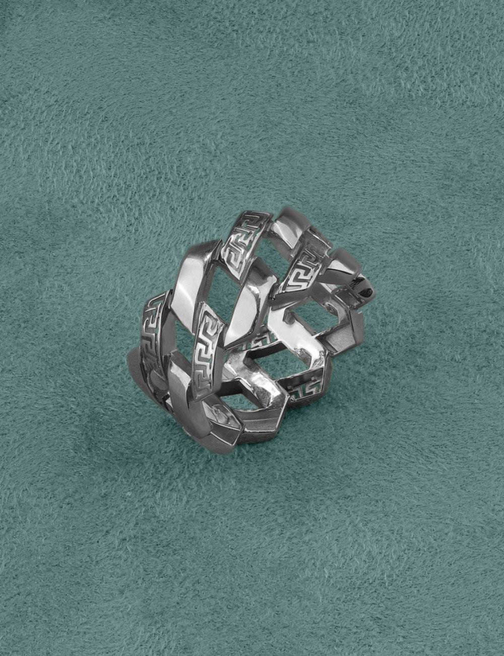 Кольцо из белого золота