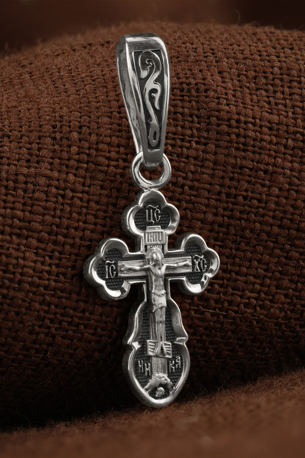 Крест из белого золота 585 пробы