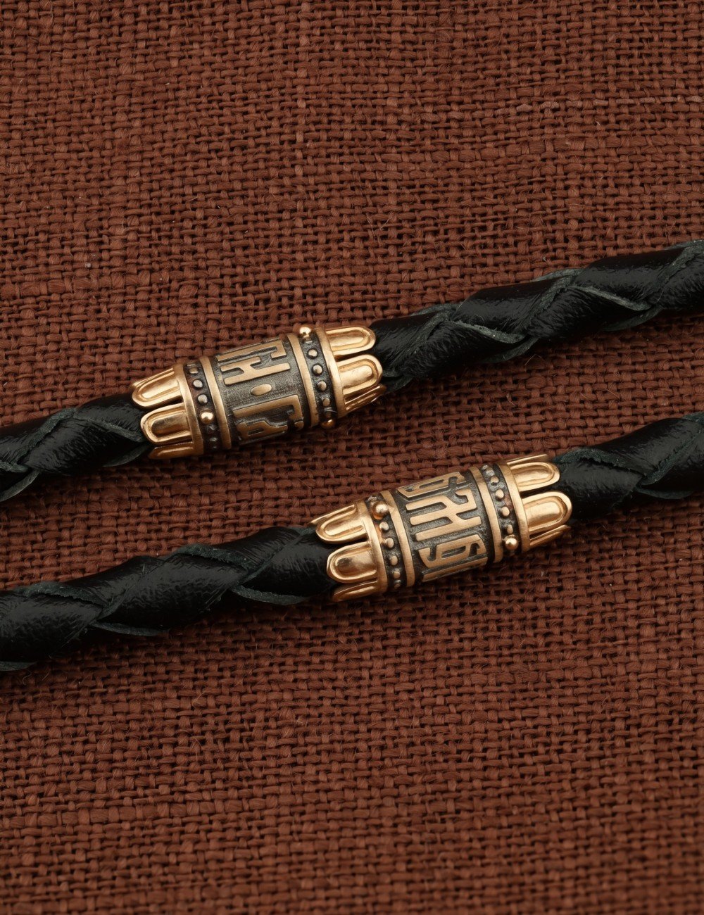 Гайтан из золота c кожаным шнурком