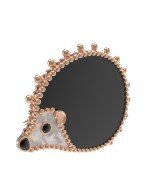 Брошь из золота c эмалью, ониксом и перламутром