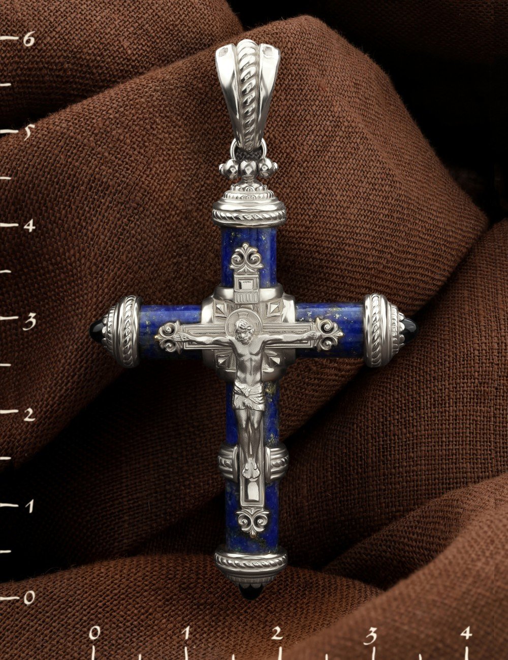 Крест из белого золота c ониксом и лазуритом