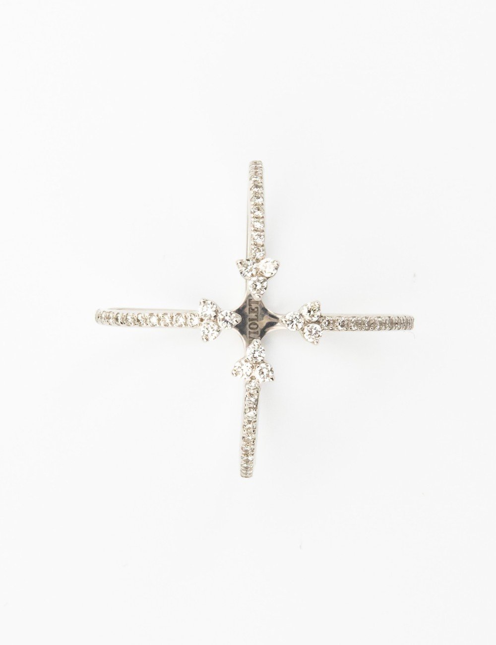 Кольцо из белого золота c бриллиантами