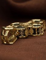 Крест из лимонного золота c эбеновым деревом