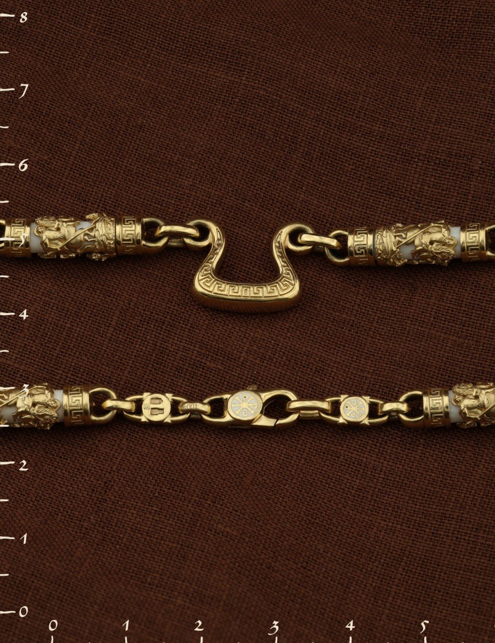 Цепь из лимонного золота c эмалью и бивнем мамонта