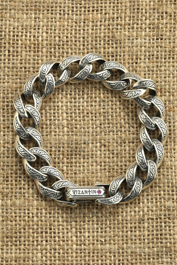 Браслет из серебра c рубином