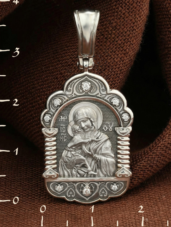 Нательная икона из белого золота 585 пробы c бриллиантами